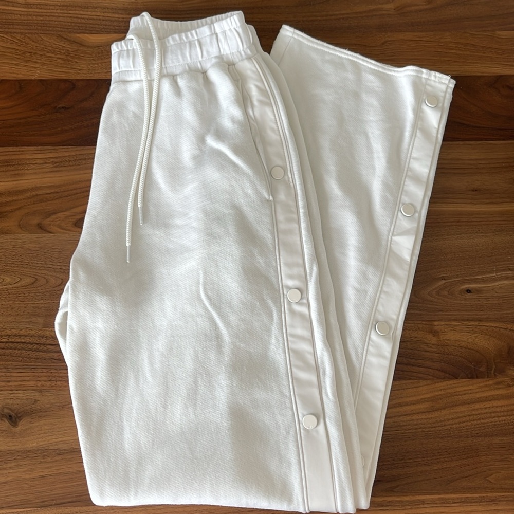 Alo courtside tearaway snap pant